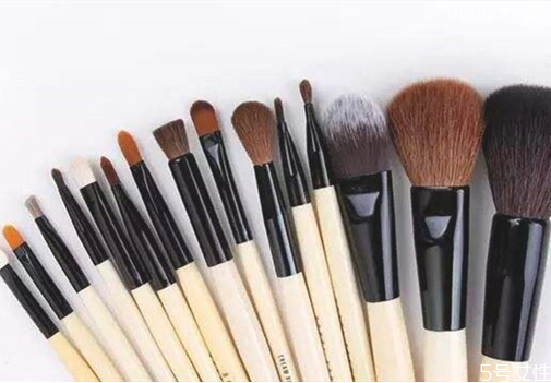 化妝刷不上色是刷子不好嗎 常見化妝刷的使用和清洗 化妝刷不上色是刷子不好嗎 常見化妝刷的使用和清洗