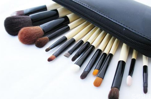 化妝刷不上色是刷子不好嗎 常見化妝刷的使用和清洗 化妝刷不上色是刷子不好嗎 常見化妝刷的使用和清洗