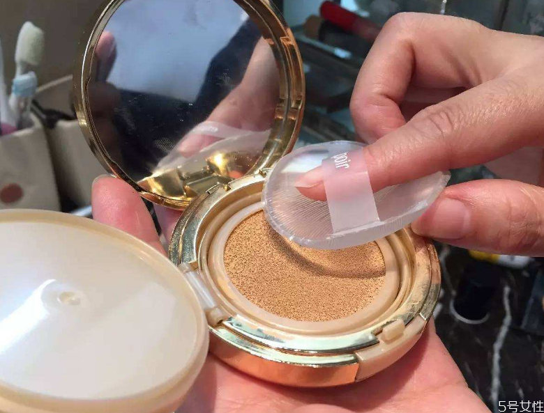 硅膠粉撲哪一面是正面 硅膠粉撲可以用氣墊嗎 硅膠粉撲哪一面是正面 硅膠粉撲可以用氣墊嗎