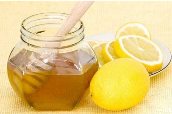 怎么用蜂蜜自制美白面膜 自制蜂蜜美白面膜能天天做嗎 怎么用蜂蜜自制美白面膜 自制蜂蜜美白面膜能天天做嗎