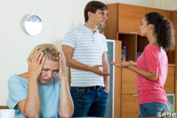 夫妻吵架冷戰(zhàn)怎么讓他主動哄你 男人冷戰(zhàn)時能撐幾天 夫妻吵架冷戰(zhàn)怎么讓他主動哄你 男人冷戰(zhàn)時能撐幾天