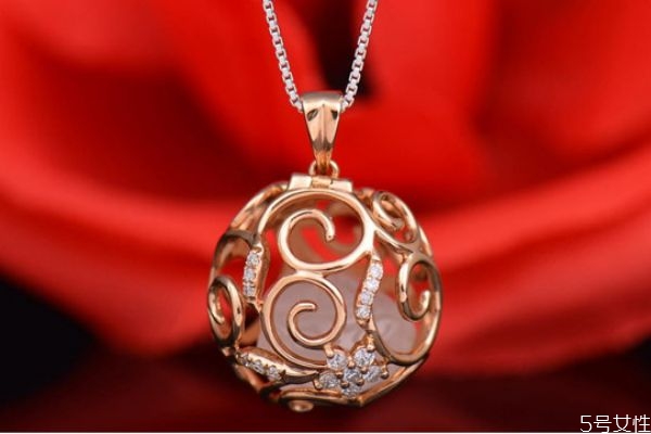 彩金項鏈變黑怎么洗 彩金項鏈保養(yǎng)法則 彩金項鏈變黑怎么洗 彩金項鏈保養(yǎng)法則