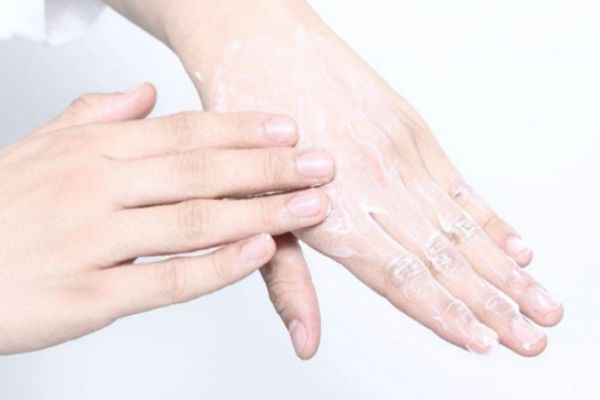 手膜有必要做嗎 做完美甲可以用手膜么 手膜有必要做嗎 做完美甲可以用手膜么