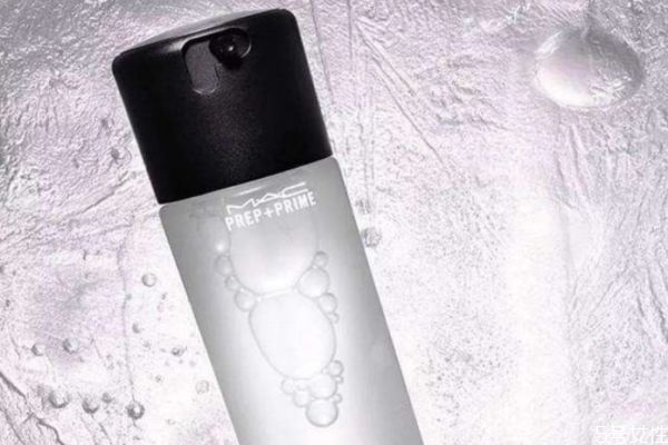 干性皮膚用什么定妝噴霧 適合干皮的定妝噴霧 干性皮膚用什么定妝噴霧 適合干皮的定妝噴霧