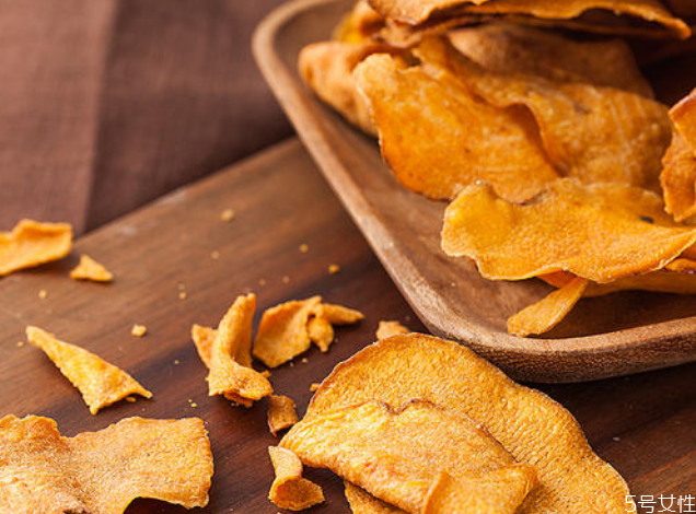 無油紅薯片怎么做好吃 烤箱怎么烤紅薯片 無油紅薯片怎么做好吃 烤箱怎么烤紅薯片