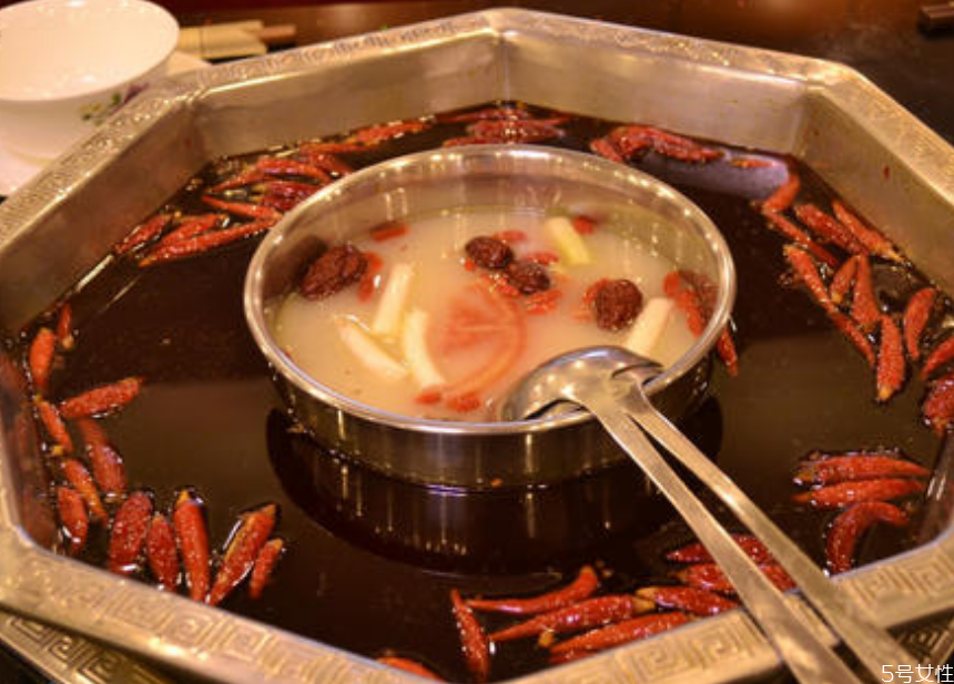 火鍋清油好還是牛油好 清油和牛油有什么區(qū)別 火鍋清油好還是牛油好 清油和牛油有什么區(qū)別