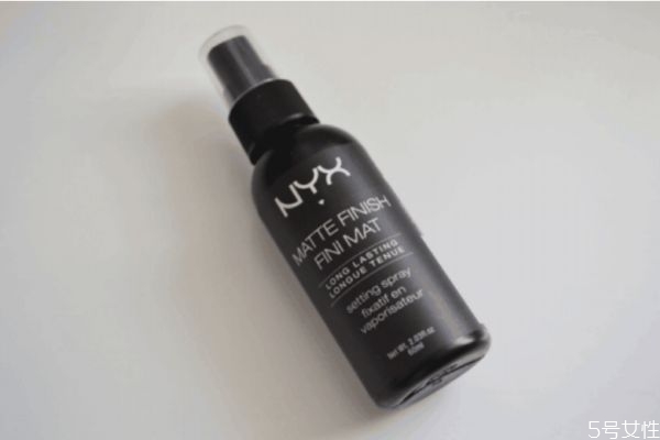 冬天可以使用定妝噴霧嗎 冬天定妝用什么 冬天可以使用定妝噴霧嗎 冬天定妝用什么