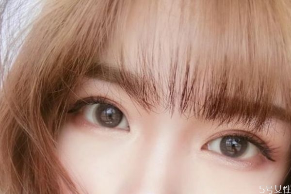 長期戴美瞳眼睛會怎樣 美瞳戴不進去有什么好的辦法嗎 長期戴美瞳眼睛會怎樣 美瞳戴不進去有什么好的辦法嗎