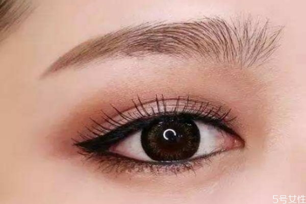 畫下眼線要用眼線筆還是眼線液 畫下眼線技巧 畫下眼線要用眼線筆還是眼線液 畫下眼線技巧