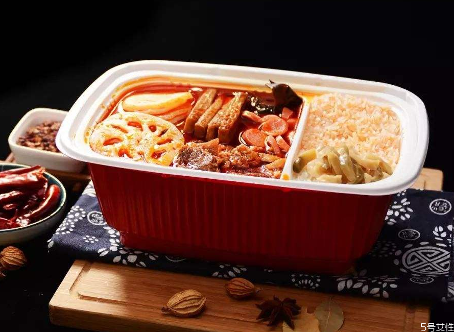 自熱火鍋怎么弄 自熱火鍋可以帶上火車嗎 自熱火鍋怎么弄 自熱火鍋可以帶上火車嗎