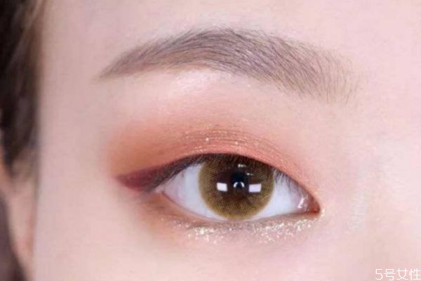 單眼皮怎么化眼妝好看 單眼皮腫眼泡眼妝怎么畫 單眼皮怎么化眼妝好看 單眼皮腫眼泡眼妝怎么畫