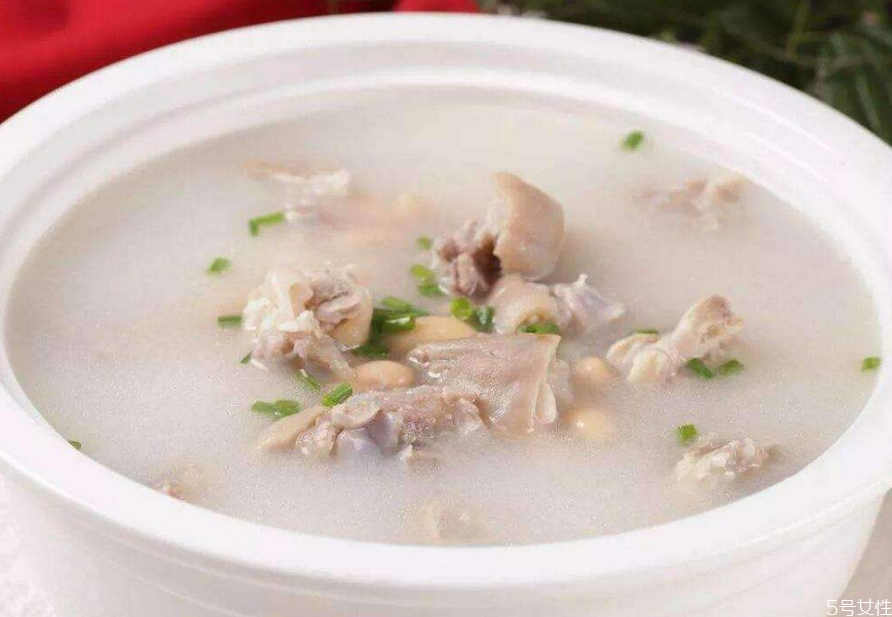 三伏天喝羊肉湯有什么好處 三伏天喝羊肉湯會(huì)上火嗎 三伏天喝羊肉湯有什么好處 三伏天喝羊肉湯會(huì)上火嗎