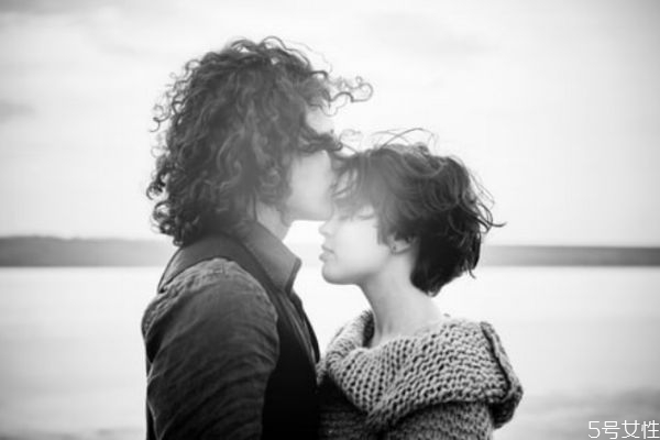 異地戀誰更容易提分手 異地戀怎么判斷真心 異地戀誰更容易提分手 異地戀怎么判斷真心