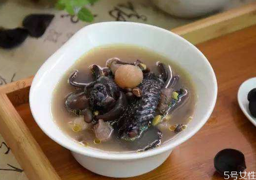 男的可以喝烏雞湯嗎 男人喝烏雞湯有什么作用 男的可以喝烏雞湯嗎 男人喝烏雞湯有什么作用