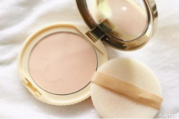 粉餅可以當(dāng)?shù)讑y用嗎 粉餅打開2年還能用嗎 粉餅可以當(dāng)?shù)讑y用嗎 粉餅打開2年還能用嗎