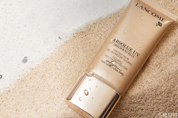 隔離霜會(huì)悶痘怎么辦 為什么用隔離霜會(huì)悶痘 隔離霜會(huì)悶痘怎么辦 為什么用隔離霜會(huì)悶痘