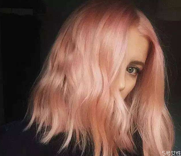 不漂色染發(fā)會(huì)褪成什么顏色 染什么顏色后期不會(huì)變黃 不漂色染發(fā)會(huì)褪成什么顏色 染什么顏色后期不會(huì)變黃