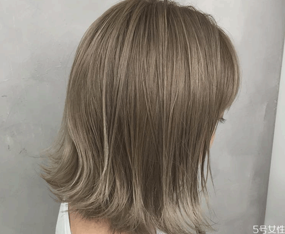 不漂色染發(fā)會(huì)褪成什么顏色 染什么顏色后期不會(huì)變黃 不漂色染發(fā)會(huì)褪成什么顏色 染什么顏色后期不會(huì)變黃