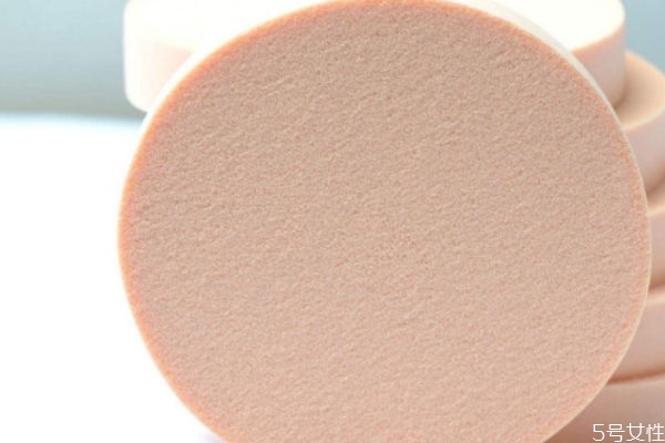 海綿粉撲怎么看好不好 氣墊粉撲和海綿粉撲有什么區(qū)別 海綿粉撲怎么看好不好 氣墊粉撲和海綿粉撲有什么區(qū)別