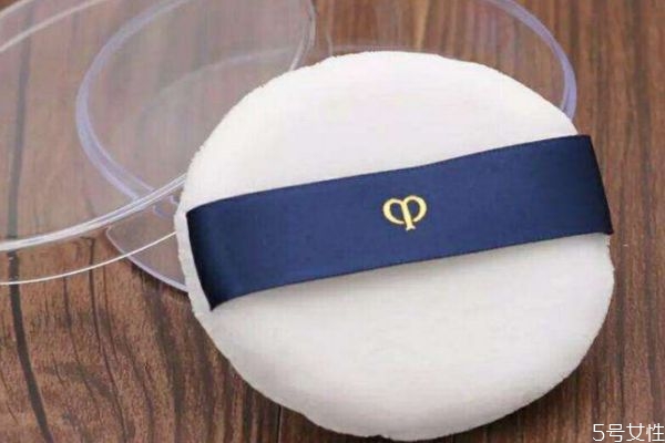 氣墊粉撲上隔離霜方法 氣墊粉撲上遮瑕膏方法 氣墊粉撲上隔離霜方法 氣墊粉撲上遮瑕膏方法