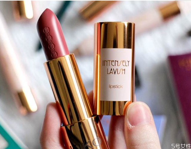 男生送女生口紅合適嗎 沒確定關(guān)系能送口紅嗎 男生送女生口紅合適嗎 沒確定關(guān)系能送口紅嗎