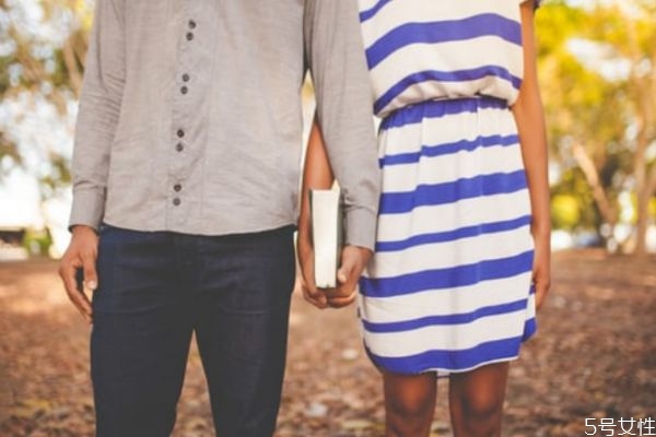 和男朋友約會聊什么話題 初次約會聊怎么不冷場 和男朋友約會聊什么話題 初次約會聊怎么不冷場