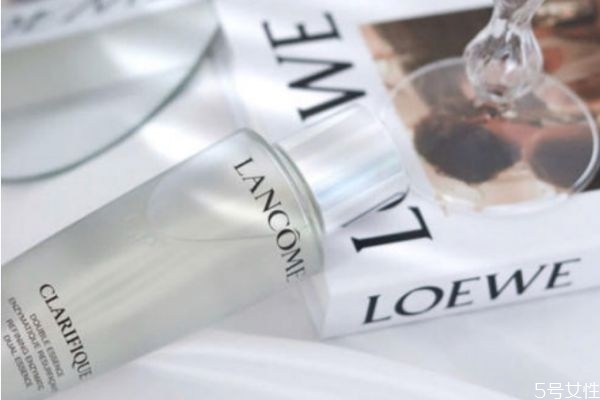 蘭蔻極光水怎么用 蘭蔻極光水搭配什么乳液 蘭蔻極光水怎么用 蘭蔻極光水搭配什么乳液