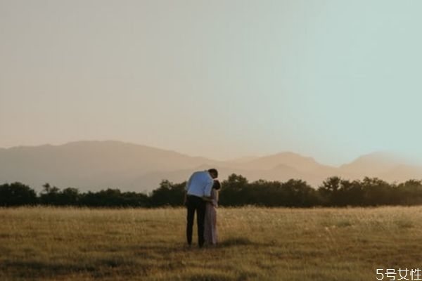 如何讓老公自愿的交錢(qián) 怎樣取得老公經(jīng)濟(jì)大權(quán)