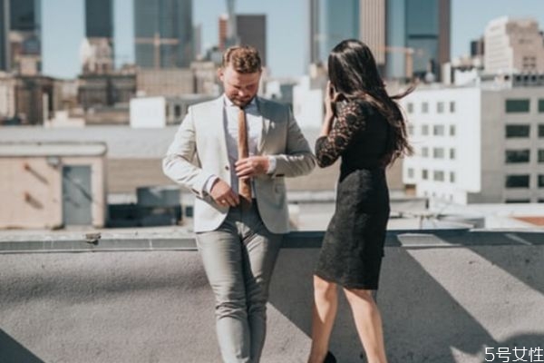 男人珍惜什么樣的情人 男人對情人負責的表現(xiàn) 男人珍惜什么樣的情人 男人對情人負責的表現(xiàn)