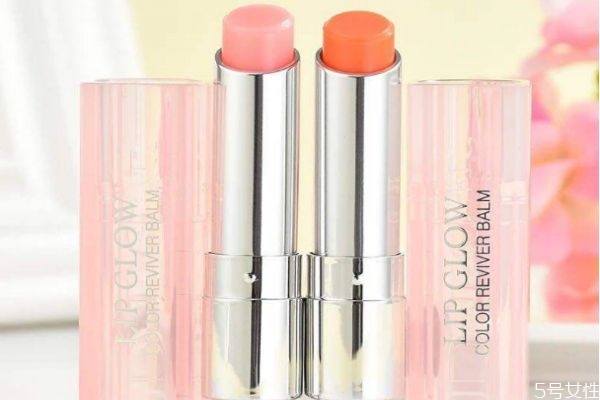 變色唇膏能涂著睡覺嗎 涂唇膏的正確步驟 變色唇膏能涂著睡覺嗎 涂唇膏的正確步驟