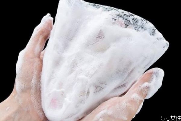 剛買的起泡網(wǎng)要洗嗎 新買的起泡網(wǎng)怎么處理 剛買的起泡網(wǎng)要洗嗎 新買的起泡網(wǎng)怎么處理