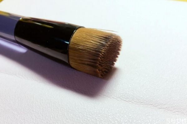 化妝刷放在哪里晾干 化妝刷洗后不蓬松怎么辦 化妝刷放在哪里晾干 化妝刷洗后不蓬松怎么辦