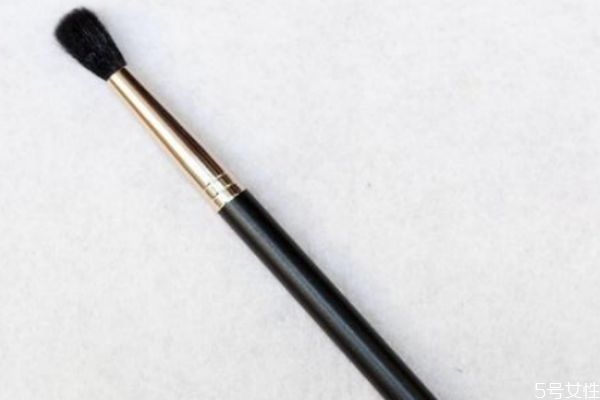 沒有鼻影刷怎么畫鼻影 鼻影刷都能干什么 沒有鼻影刷怎么畫鼻影 鼻影刷都能干什么