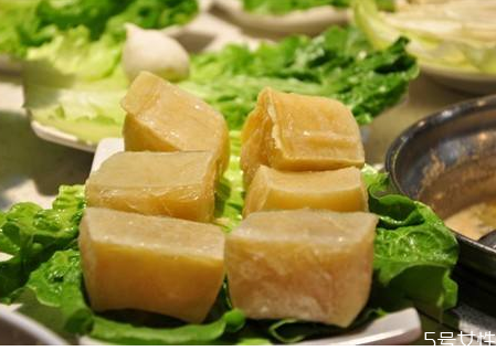 怎么在冰箱制作凍豆腐 凍豆腐在冰箱能放多久 怎么在冰箱制作凍豆腐 凍豆腐在冰箱能放多久