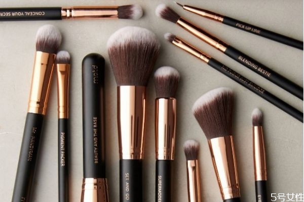 化妝刷有沒有保質(zhì)期 化妝刷是越扎實(shí)蓬松越好嗎 化妝刷有沒有保質(zhì)期 化妝刷是越扎實(shí)蓬松越好嗎