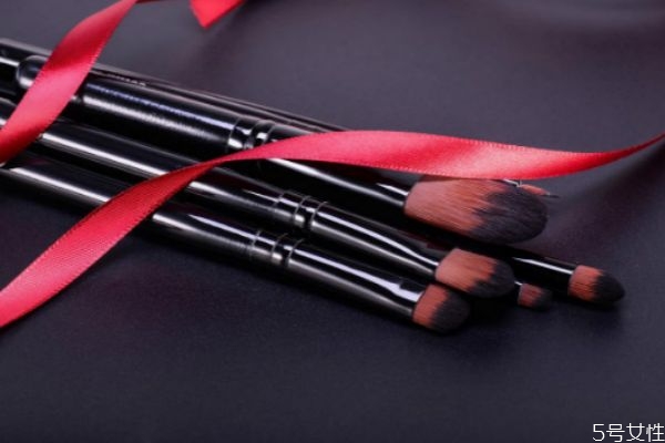 化妝刷第一次怎么清洗 化妝刷清洗要點(diǎn) 化妝刷第一次怎么清洗 化妝刷清洗要點(diǎn)