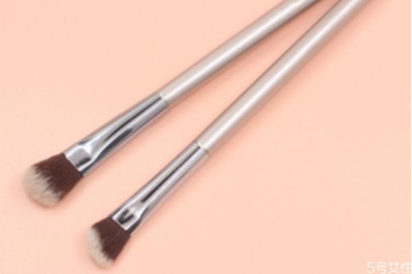沒有鼻影刷怎么畫鼻影 鼻影刷都能干什么 沒有鼻影刷怎么畫鼻影 鼻影刷都能干什么
