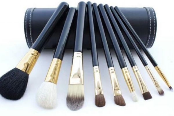 化妝刷能混著用嗎 化妝刷是干用還是濕著用 化妝刷能混著用嗎 化妝刷是干用還是濕著用