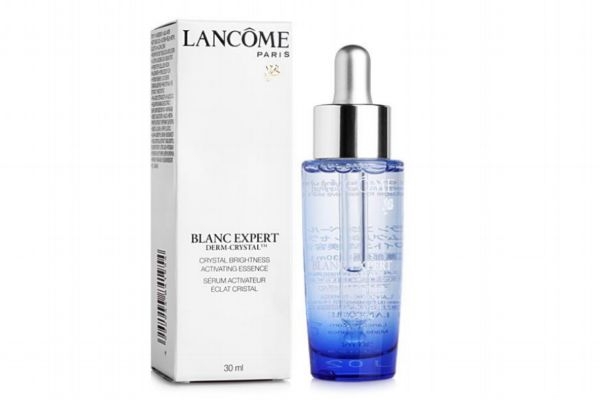 精華水有必要應(yīng)用嗎 用了精華水還要用精華液嗎 精華水有必要應(yīng)用嗎 用了精華水還要用精華液嗎