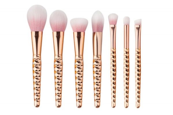 刷子是不是越軟越好 新手怎么選擇化妝刷 刷子是不是越軟越好 新手怎么選擇化妝刷