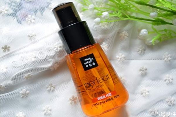 精油怎么護理頭發(fā) 精油怎么使用在頭發(fā)上 精油怎么護理頭發(fā) 精油怎么使用在頭發(fā)上