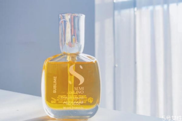 精油怎么護理頭發(fā) 精油怎么使用在頭發(fā)上 精油怎么護理頭發(fā) 精油怎么使用在頭發(fā)上