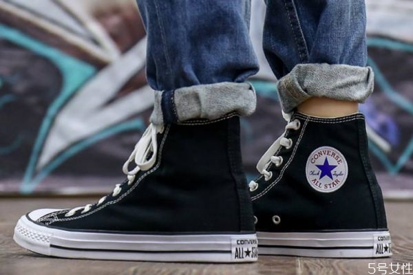 匡威多久洗一次比較好 一雙匡威鞋的壽命 匡威多久洗一次比較好 一雙匡威鞋的壽命