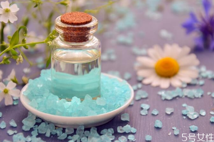 海鹽怎么加熱熱敷 海鹽熱敷包的功效與作用 海鹽怎么加熱熱敷 海鹽熱敷包的功效與作用