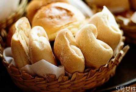 怎么看是不是真全麥面包 全麥面包的營養(yǎng)價(jià)值 怎么看是不是真全麥面包 全麥面包的營養(yǎng)價(jià)值