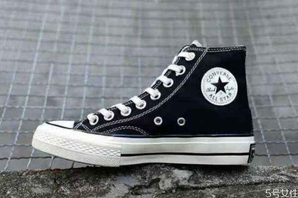 匡威鞋底多厚 匡威哪個系列鞋底最厚 匡威鞋底多厚 匡威哪個系列鞋底最厚