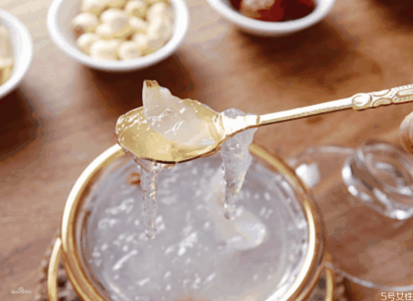 燕窩可以和牛奶一起吃嗎 燕窩牛奶的作用 燕窩可以和牛奶一起吃嗎 燕窩牛奶的作用