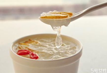 燕窩可以和牛奶一起吃嗎 燕窩牛奶的作用 燕窩可以和牛奶一起吃嗎 燕窩牛奶的作用