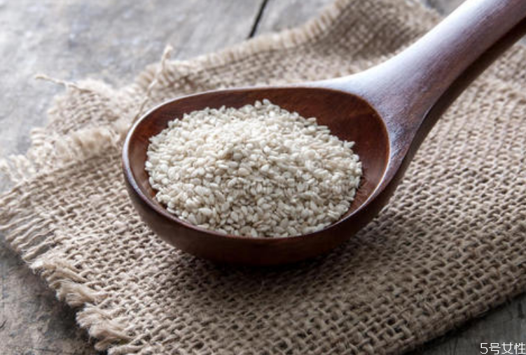 生芝麻怎么炒熟 生芝麻炒多久才熟 生芝麻怎么炒熟 生芝麻炒多久才熟