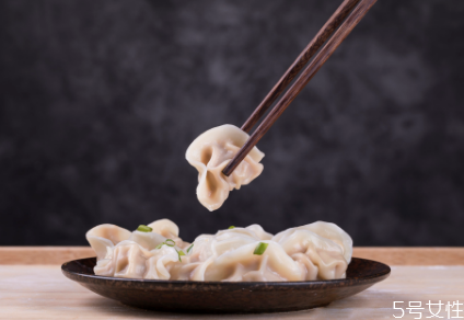 餃子蒸出來皮很硬怎么回事 餃子怎么蒸皮不會硬 餃子蒸出來皮很硬怎么回事 餃子怎么蒸皮不會硬